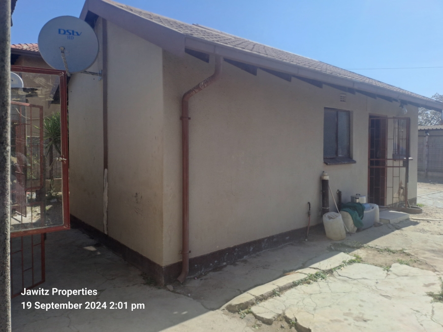 2 Bedroom Property for Sale in Rustenburg North North West